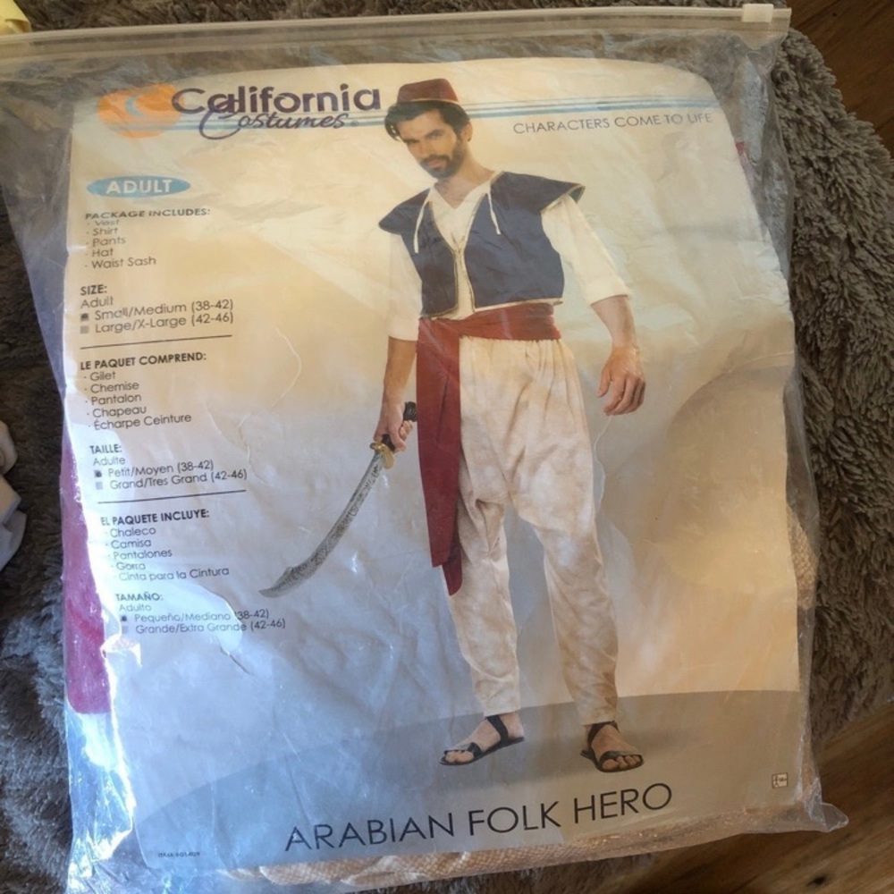 Aladdin costume. Size small/medium